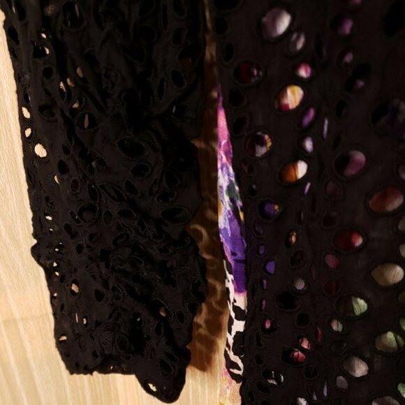 Alberto Makali Floral & Eyelet Blazer. Medium - Picture 5 of 9